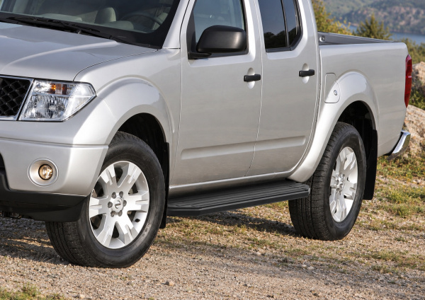 Фото изделия: Порог-площадка Premium-Black A173ALB + комплект крепежа Rival Nissan Pathfinder A173ALB.4105.1 — изображение 1