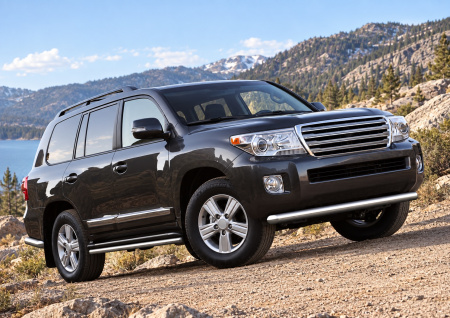 Фото изделия: Защита переднего бампера d76 Rival Toyota Land Cruiser 200 2011-2015 R.5713.005