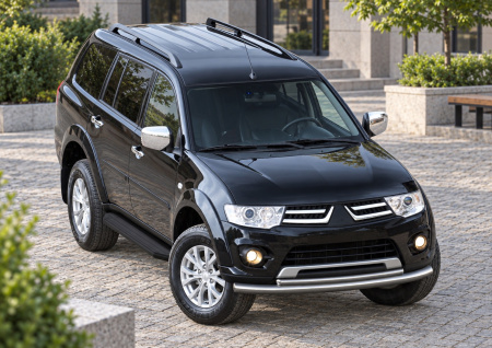 Фото изделия: Порог-площадка Premium-Black A173ALB + комплект крепежа Rival Mitsubishi Pajero Sport A173ALB.4003.1 — изображение 2