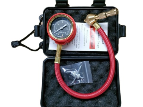 Дефлятор с манометром для стравливания давления в шинах (в кейсе)