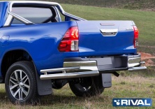 Защита заднего бампера d76+d42 уголки RIVAL Toyota Hilux 2015- R.5716.009