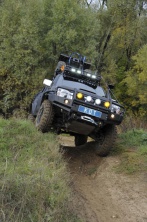 Бампер передний силовой со съёмным кенгурином KDT Nissan NP-300   17012