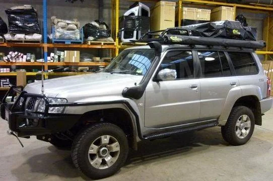 Пороги (подножки) с защитой крыльев для Toyota Hilux 2005-2014 Ironman SSR001
