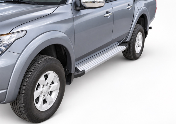 Фото изделия: Порог Silver Rival Volkswagen Amarok/Toyota Hilux 2015-/Mitsubishi L200 F193AL — изображение 1