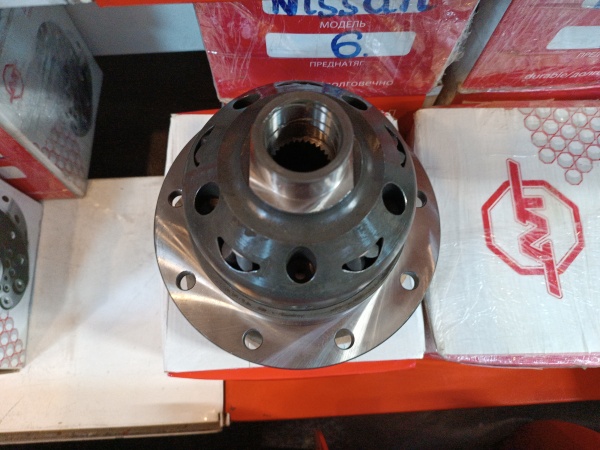 Блокировка винтовая AVT передняя Nissan Patrol Y60/Y61, преднатяг 8 кг AVT-NPY60-61-8