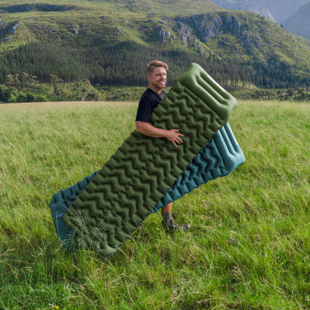 Коврик надувной Naturehike FC01 200х60х9,5 см, с подушкой, зеленый CNK2550WS019-95GRSP