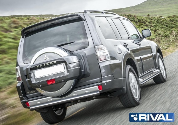 Защита заднего бампера d76 короткая RIVAL Mitsubishi Pajero IV 2011-2014-  R.4002.017