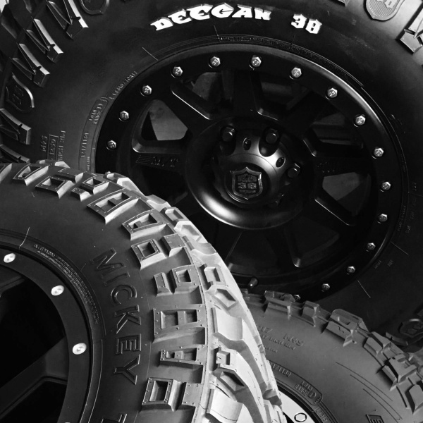 Шина Mickey Thompson LT285/75R16 (33X11.50R16) 126/123Q OWL Deegan 38 90000026001