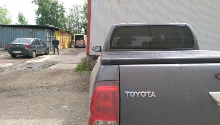 Жесткая трехсекционная крышка [Kramco] Toyota Hilux Revo 703TH8R