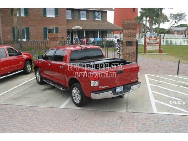 Крышка виниловая трехсекционная Ruggedliner на Toyota Tundra (2007-2013) -816946 Крышка виниловая трехсекционная Ruggedliner на Toyota Tundra (2007-2013) -816946