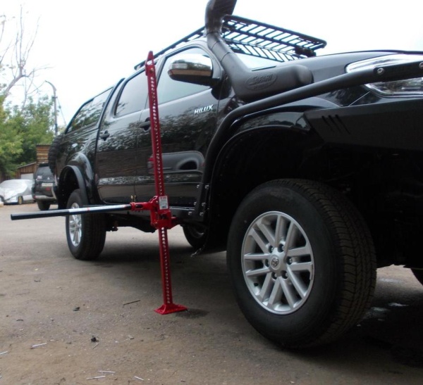 Пороги силовые KDT Toyota HILUX -000007