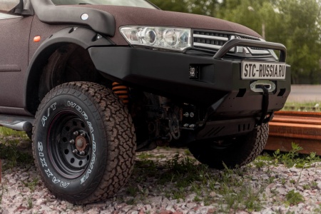 Бампер силовой передний Mitsubishi Pajero Sport 2013-2015/L200 2013-2015 c защитной дугой STC-MPS2/13-BFR-C1