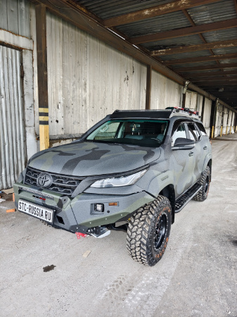 Бампер передний Toyota Fortuner 2015+ под балку и ПТФ STC-TF15-BF-C1-L1L4
