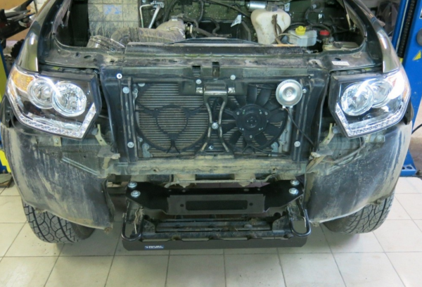 Кронштейн лебедки в штатный бампер RIVAL UAZ Patriot 2008-  L.6302.1