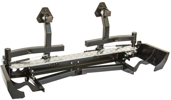 Бампер задний с квадратом под фаркоп, 2-мя калитками и фонарями РИФ Toyota Land Cruiser 80  RIF080-21122