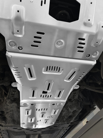 Защита Falcon радиатора, картера, РК, КПП для Land Rover Defender 2021+ (бензин 3.0T) 8119549484A
