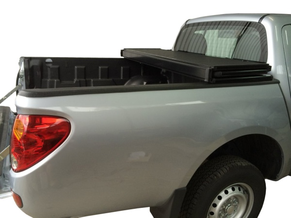 Жесткая трехсекционная крышка Mitsubishi L200 IV Triton 703377