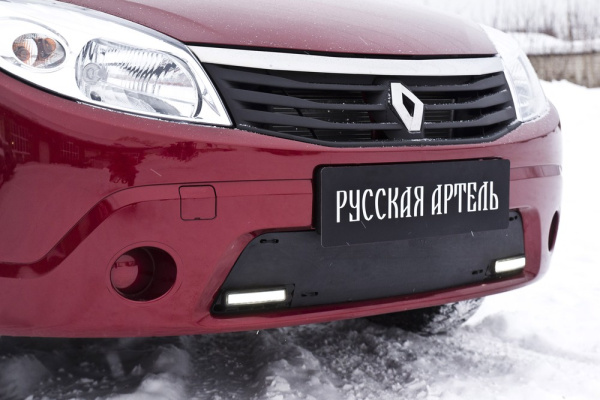 Зимняя заглушка решетки перед. бампера (с дхо) Renault Sandero 2009-2013 ZRR-128302