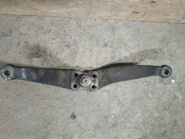 Рулевая сошка Toyota Land Cruiser 80 передняя левая БУ-DROM-135066264