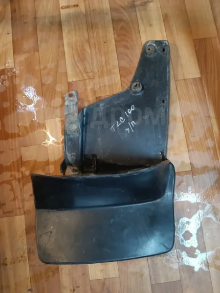 Брызговики Toyota Land Cruiser 100 задний правый БУ-DROM-136034036