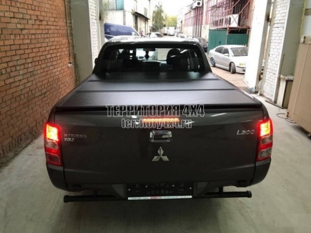 Крышка алюминиевая трехсекционная Winbo на Mitsubishi L200 (2015-2018) -119249