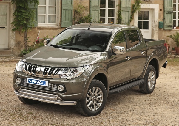 Решетка бампера d10 RIVAL Mitsubishi L200 2015-  G.4002.001