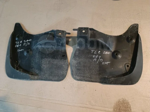 Брызговики Toyota Land Cruiser 200 перед в Екатеринбурге БУ-DROM-136054846
