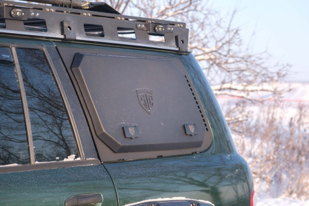 Ящик — органайзер левый Nissan Patrol Y61 1997-2004 STC-NPA/97-BOXL