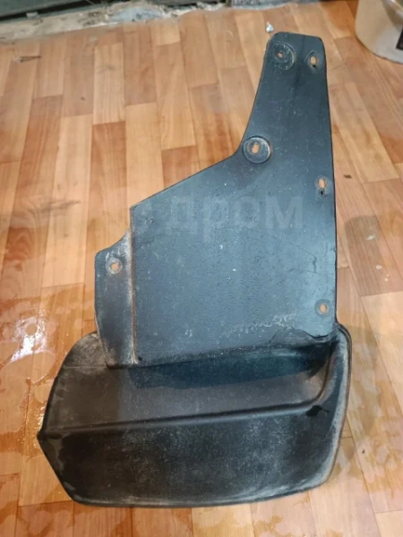 Брызговики Toyota Land Cruiser 100 задний левый БУ-DROM-136034047