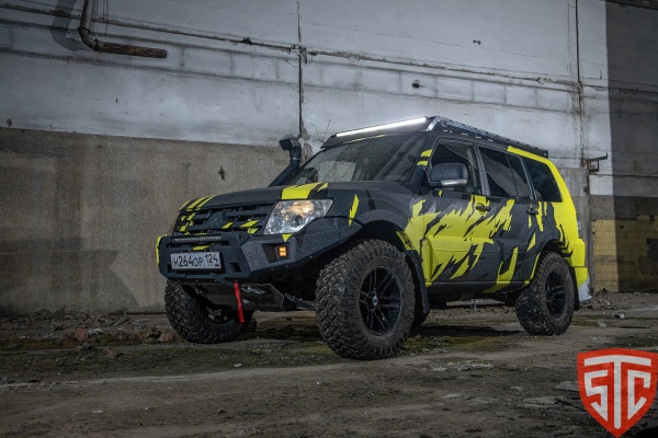 Багажник экспедиционный STC Mitsubishi Pajero IV с дальним, рабочим и задним светом  STC-MPA/06-TR-L1L2L3