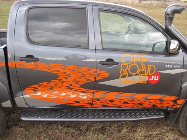 Пороги силовые, съемные РИФ Toyota Hilux 2005-2014 RIFVIG-40000