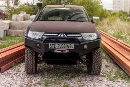 Бампер силовой передний Mitsubishi Pajero Sport 2013-2015/L200 2013-2015 c защитной дугой STC-MPS2/13-BFR-C1