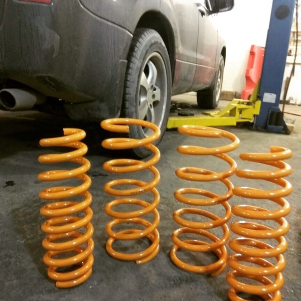 Пружины Ironman Suzuki Grand Vitara задние, лифт 40мм, нагрузка до 200кг  SUZ020B