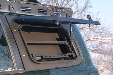 Ящик — органайзер левый Nissan Patrol Y61 1997-2004 STC-NPA/97-BOXL