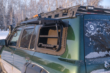 Ящик — органайзер правый Nissan Patrol Y61 1997-2004 STC-NPA/97-BOXR