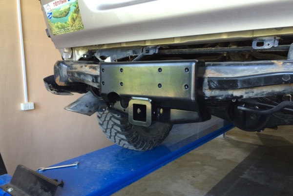 Переходник для фаркопа в штатный задний бампер РИФ Toyota LandCruiser 200  RIF200-30003