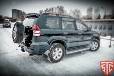Калитка в штатный бампер Toyota Land Cruiser Prado 120 с квадратом под фаркоп STC-TLCP120-G