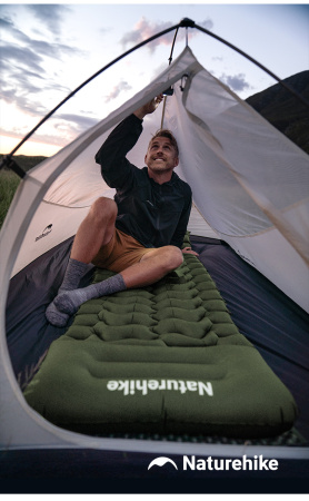 Коврик надувной Naturehike FC01 200х60х6,5 см, с подушкой, с насосом, зеленый CNK2550WS019-65PFPAGR