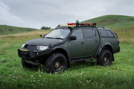 Бампер передний Mitsubishi L200 2006-2015 REVO под балку и ПТФ STC-ML200/06-BFR-C1-L1L4