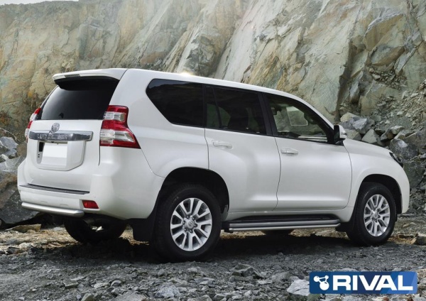 Защита заднего бампера d76 короткая RIVAL Toyota Land Cruiser Prado 150 2009-2013-2017 R.5704.020