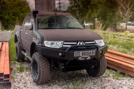Бампер силовой передний Mitsubishi Pajero Sport 2013-2015/L200 2013-2015 c защитной дугой STC-MPS2/13-BFR-C1