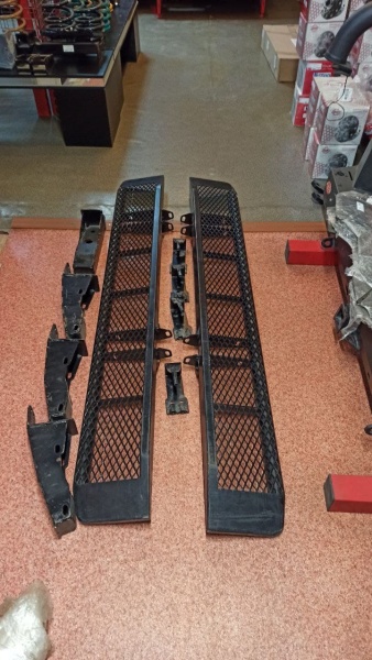 Силовые пороги для Nissan Pathfinder R51 АМЗ (повреждение ЛКП) SPANP