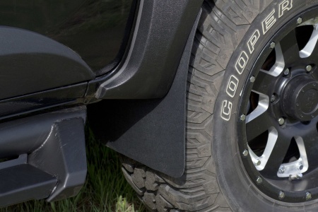 Брызговики под расширители колесных арок с выносом 50мм Toyota Hilux 2015-  BT-123602